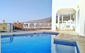 Beautiful Villa - 4 Bedrooms, Heated Pool, Fibre Net, 2 Priv Car Park Places, Tv Channels